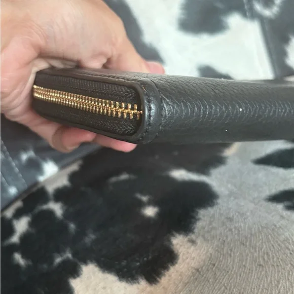 Tory Burch Black Leather Zip Around Wallet - Picture 10 of 16